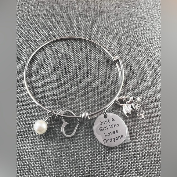 Dragon Bracelet Gift For Girls Bracelet Dragons Themed Love Dragon Presents For - Picture 1 of 2